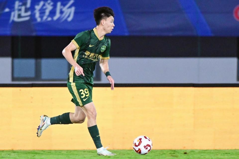 栋的重视程, 他入选中国, 军正赛