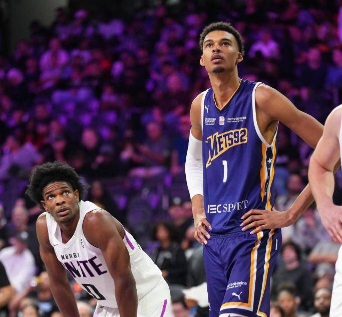 首节中段, 据上, 三分球 首节中段, 据上, 三分球